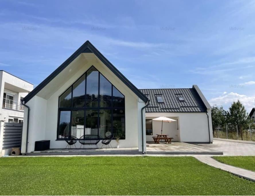 Pineview Lempes Villa Braşov Buitenkant foto