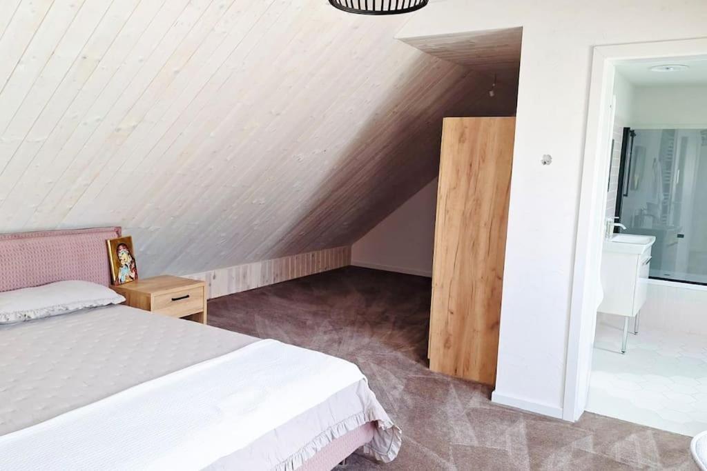 Pineview Lempes Villa Braşov Buitenkant foto